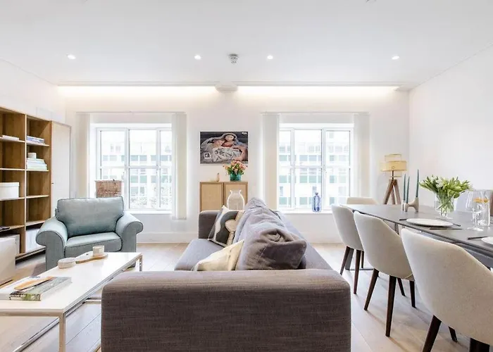 Lovely Room - Coven Garden